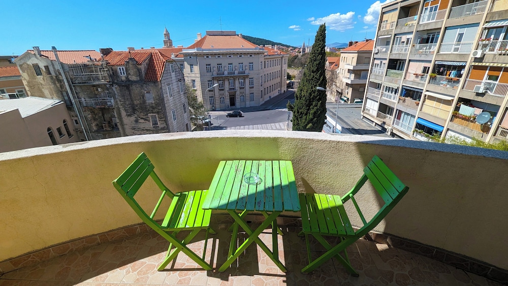 Croparadise Hostel 48/50