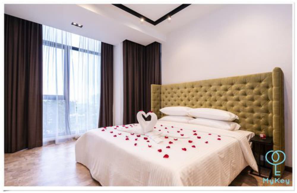 Expressionz Professional Suites by MyKey Global 23/50