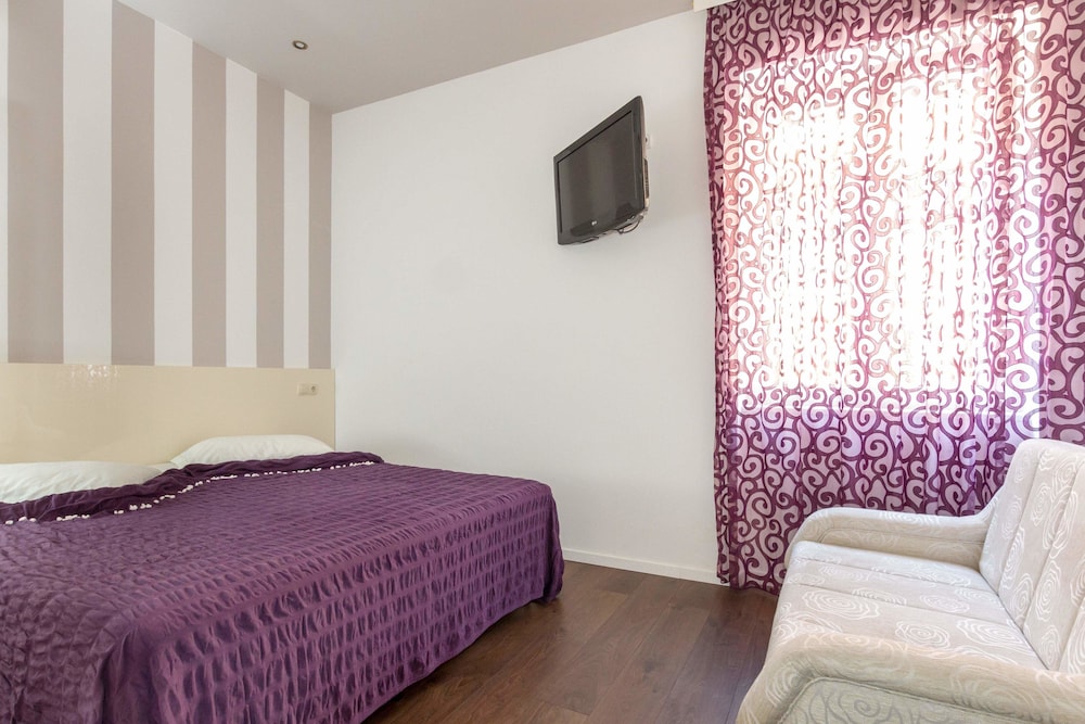 Apartments Aspalathos 22/56