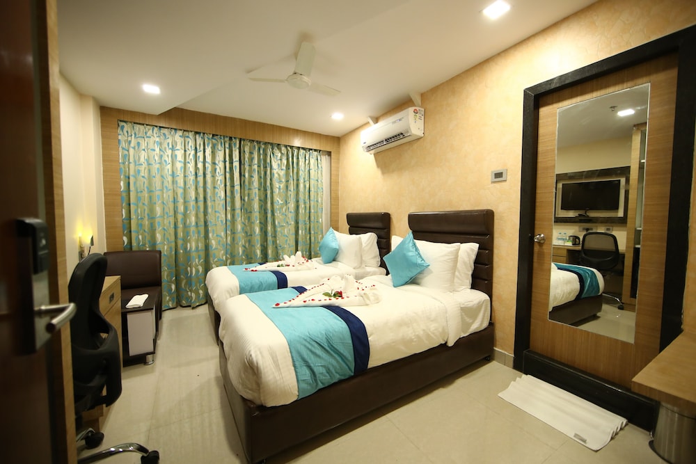 Rohini Jazz Hotel 16/29