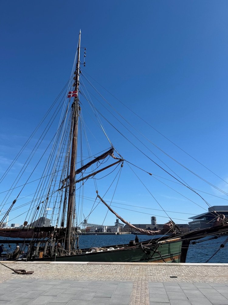 Hotel Maritime 42/45