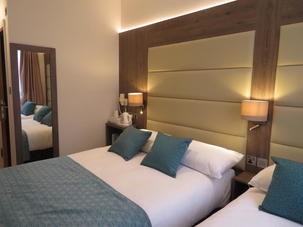 1 BEDROOM, STANDARD, TRIPLE, CITY VIEW, PRIVATE BATHROOM