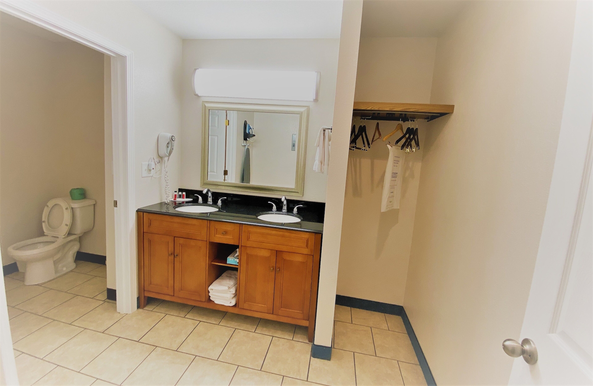 جناح استوديو تنفيذي بسرير كينج بغرفة نوم واحدة، Travelodge By Wyndham Wytheville 6/6