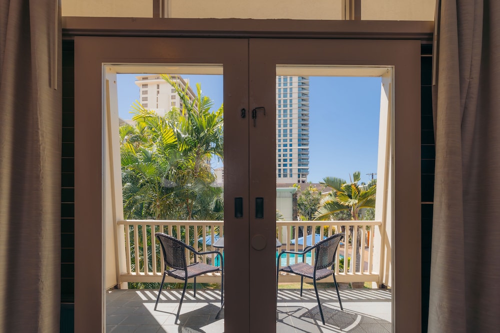 Waikiki Heritage Hotel 6/50