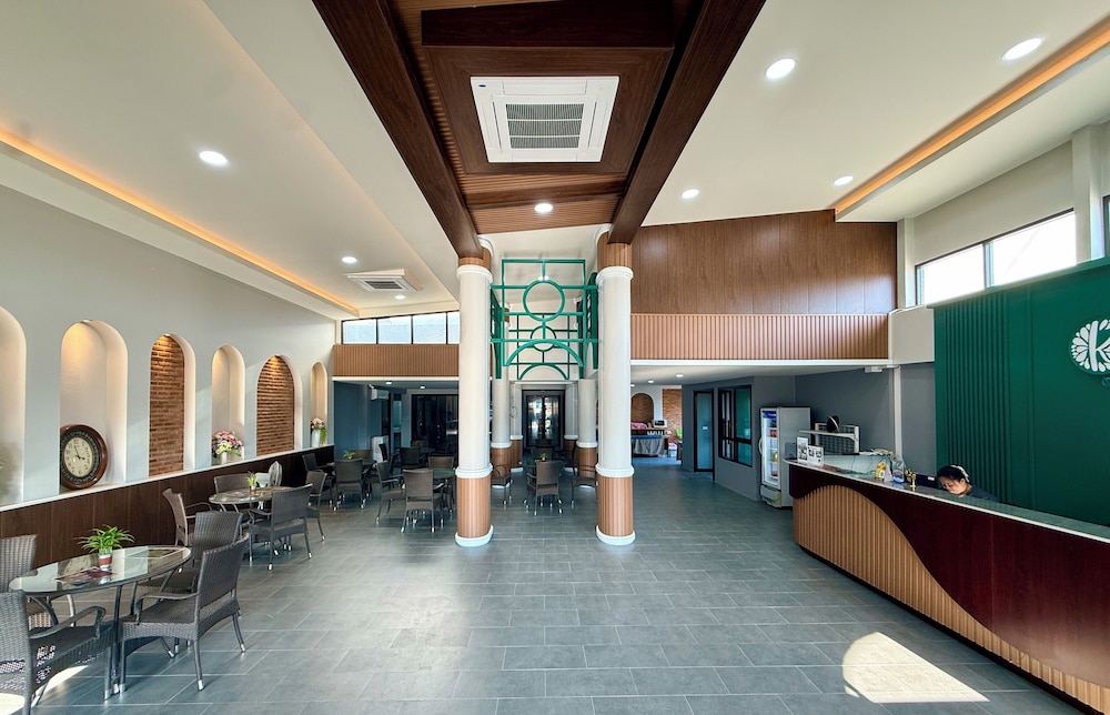 Khunyuw Hotel 10/63