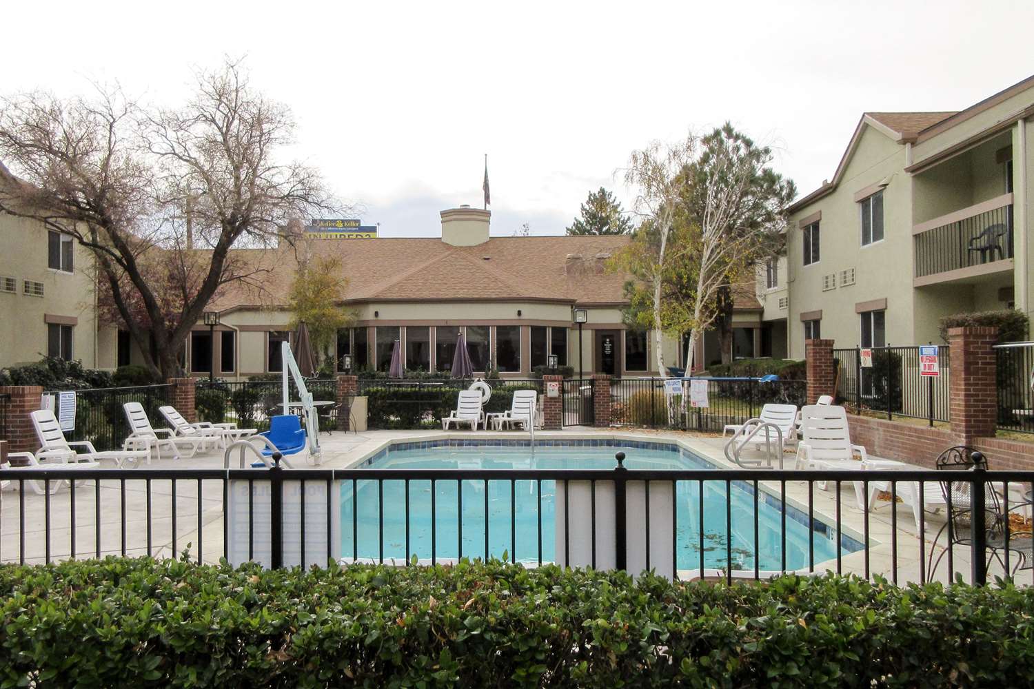Quality Inn and Suites Downtown University Area 16/16