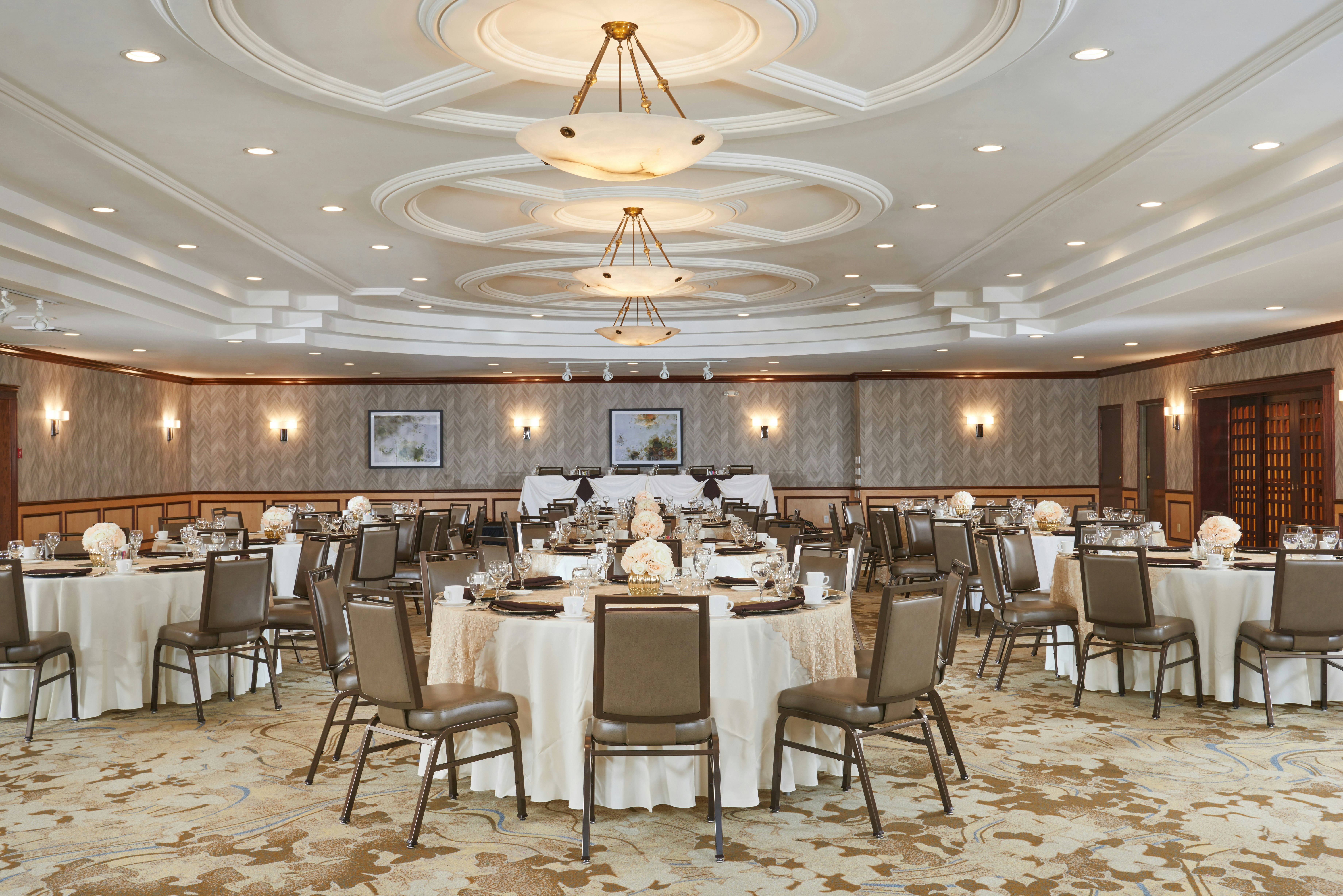 Doubletree By Hilton Fresno Convention Center 40/59