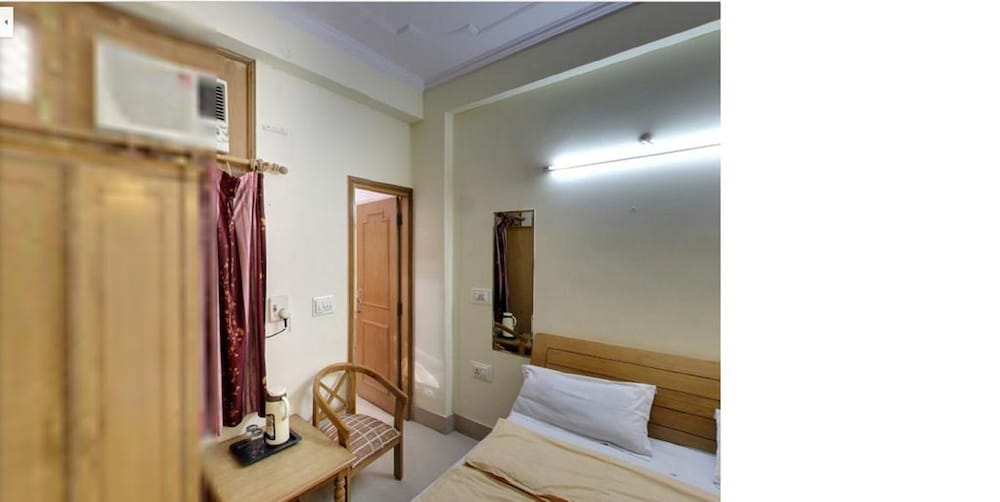 HOTEL LANDMARK 20/20