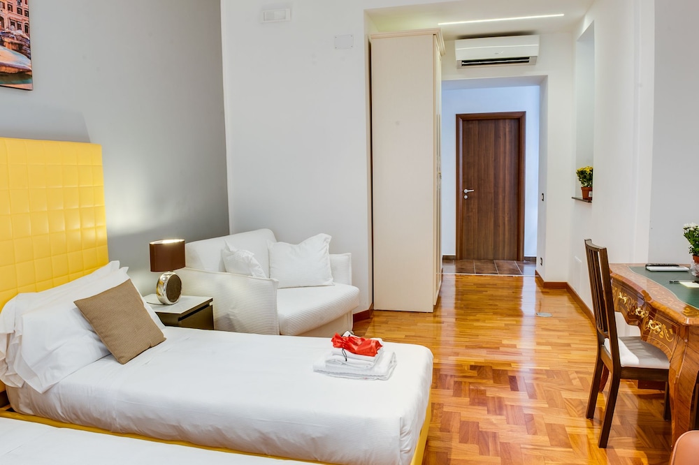 Lh Royal Suites 8/48