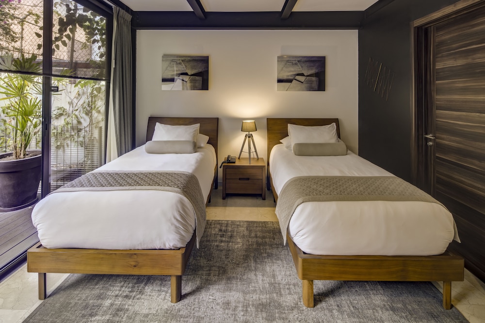 STANDARD, TWIN BEDS, ACCESSIBLE