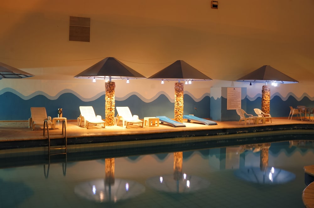 MINA HOTEL 7/65
