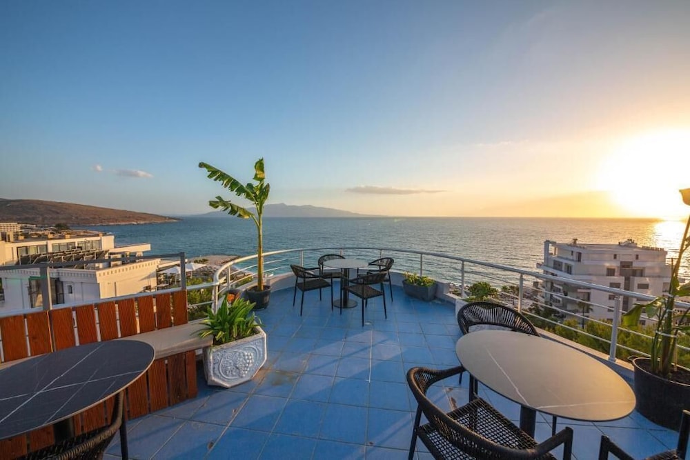 HOTEL SEASIDE SARANDA 47/52