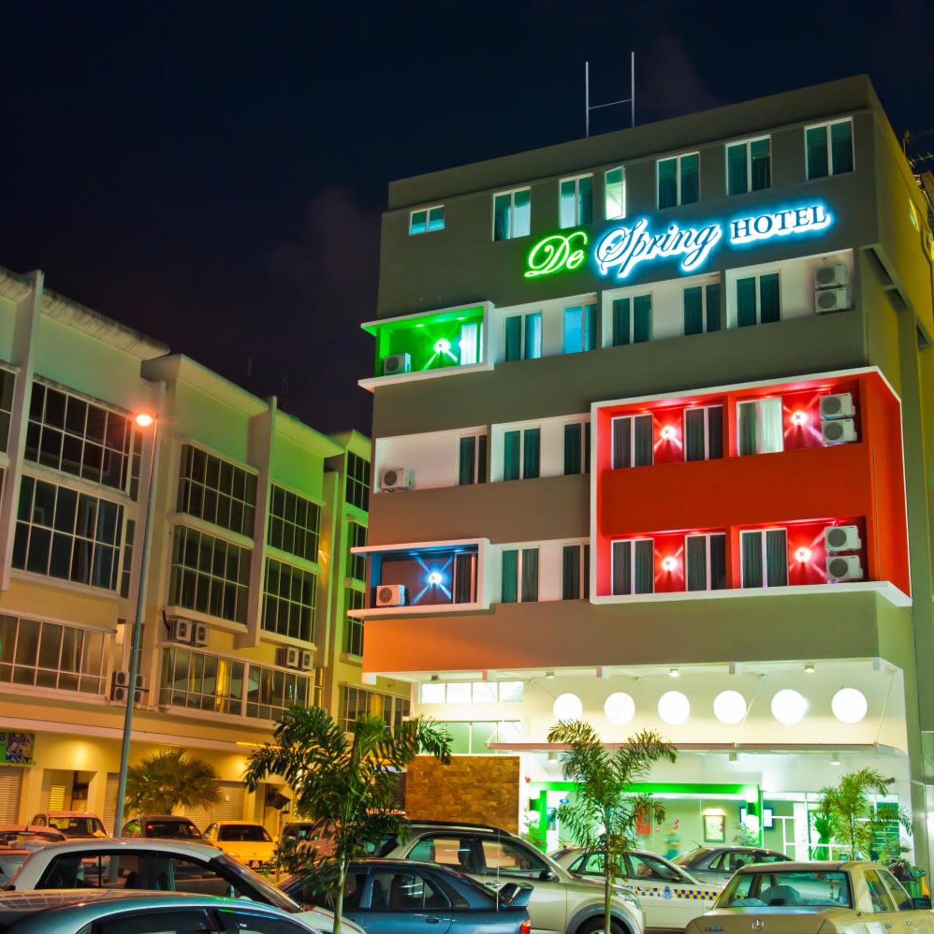 De Spring Hotel 2/50