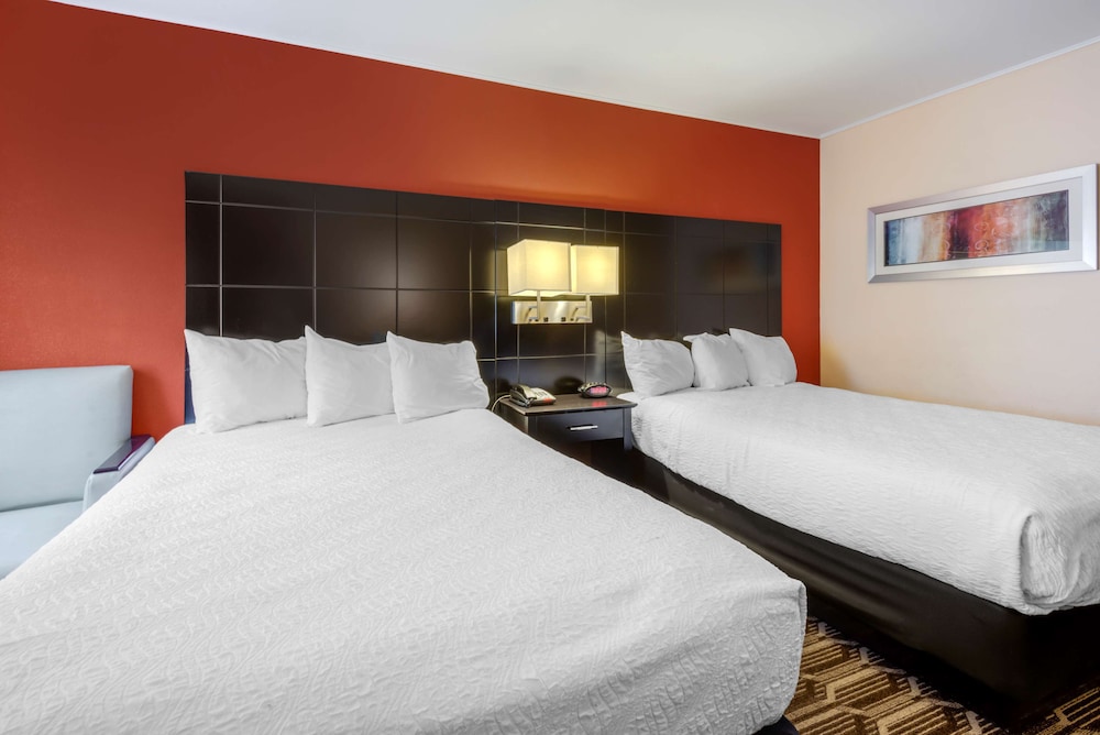 Best Western Plus Poconos Hotel 15/43