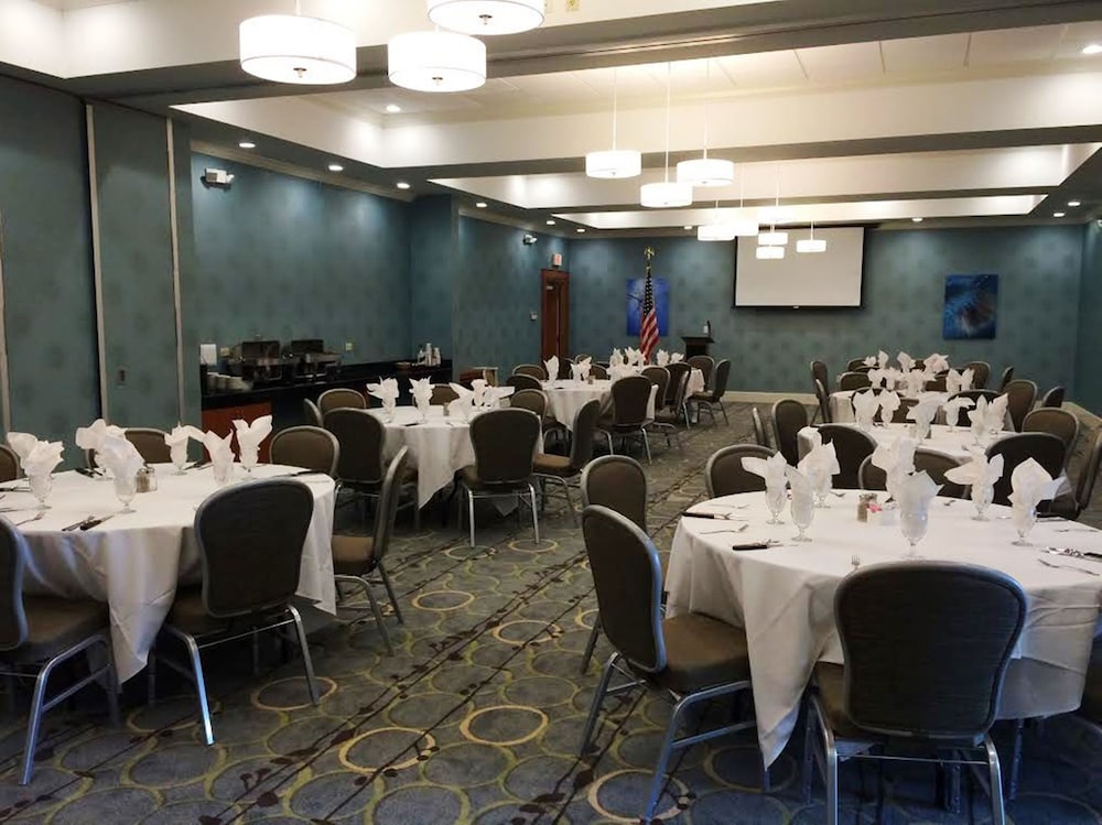 Holiday Inn Santee 53/71