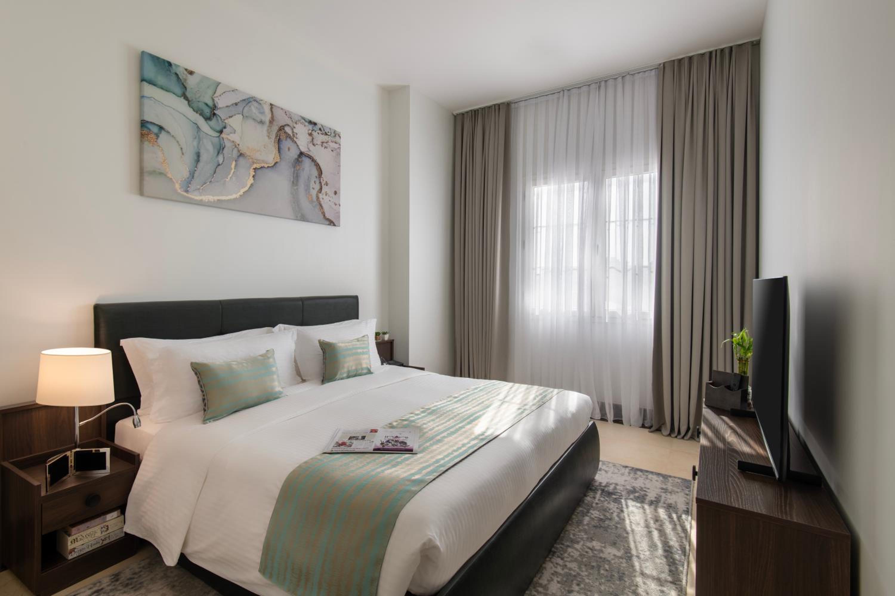 1 BEDROOM, PREMIER