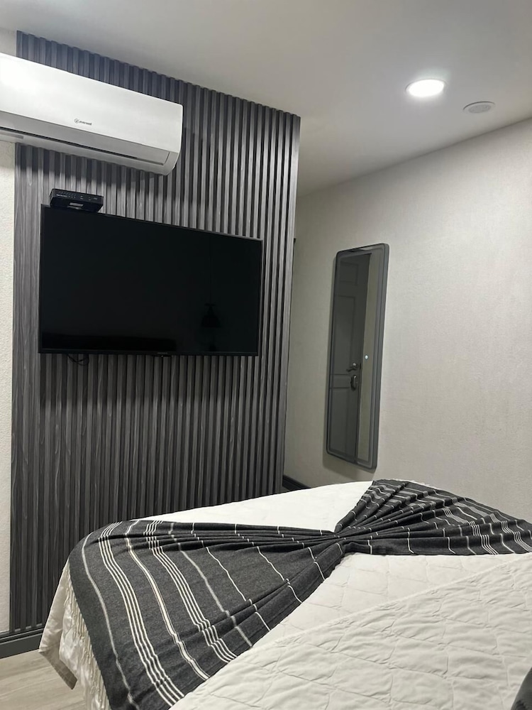 Berlor Airport Inn 40/50