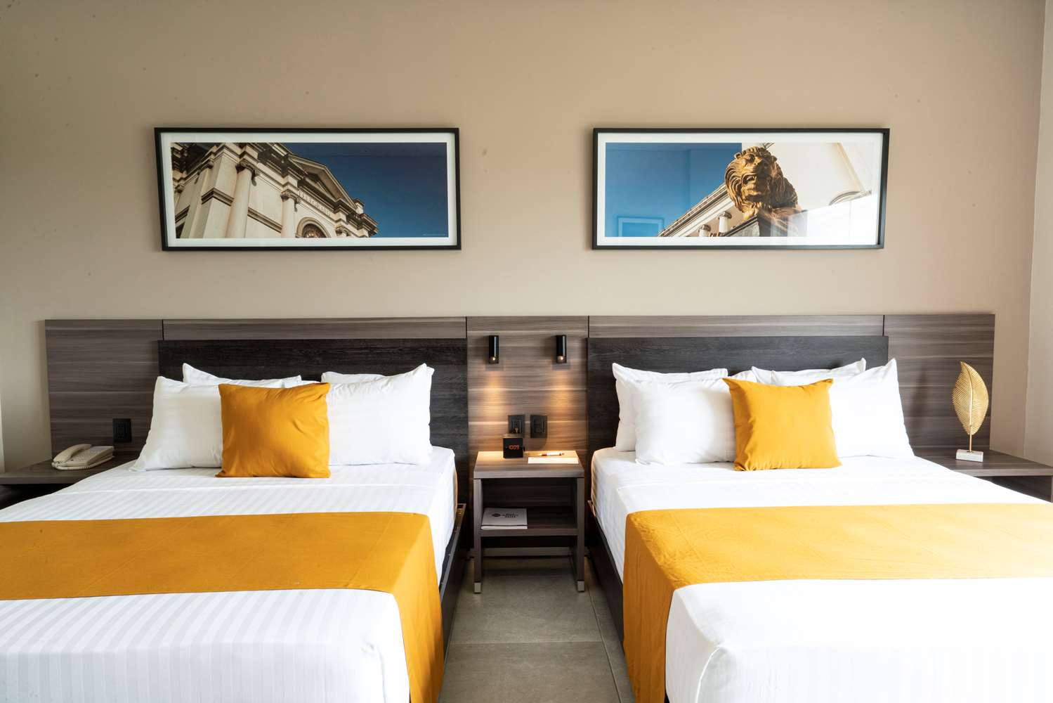 Room, 2 Queen Beds, Mountain View