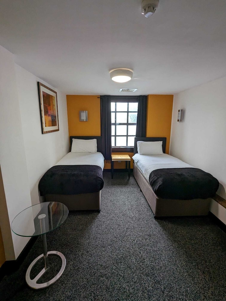 Cornmill Hotel 16/21