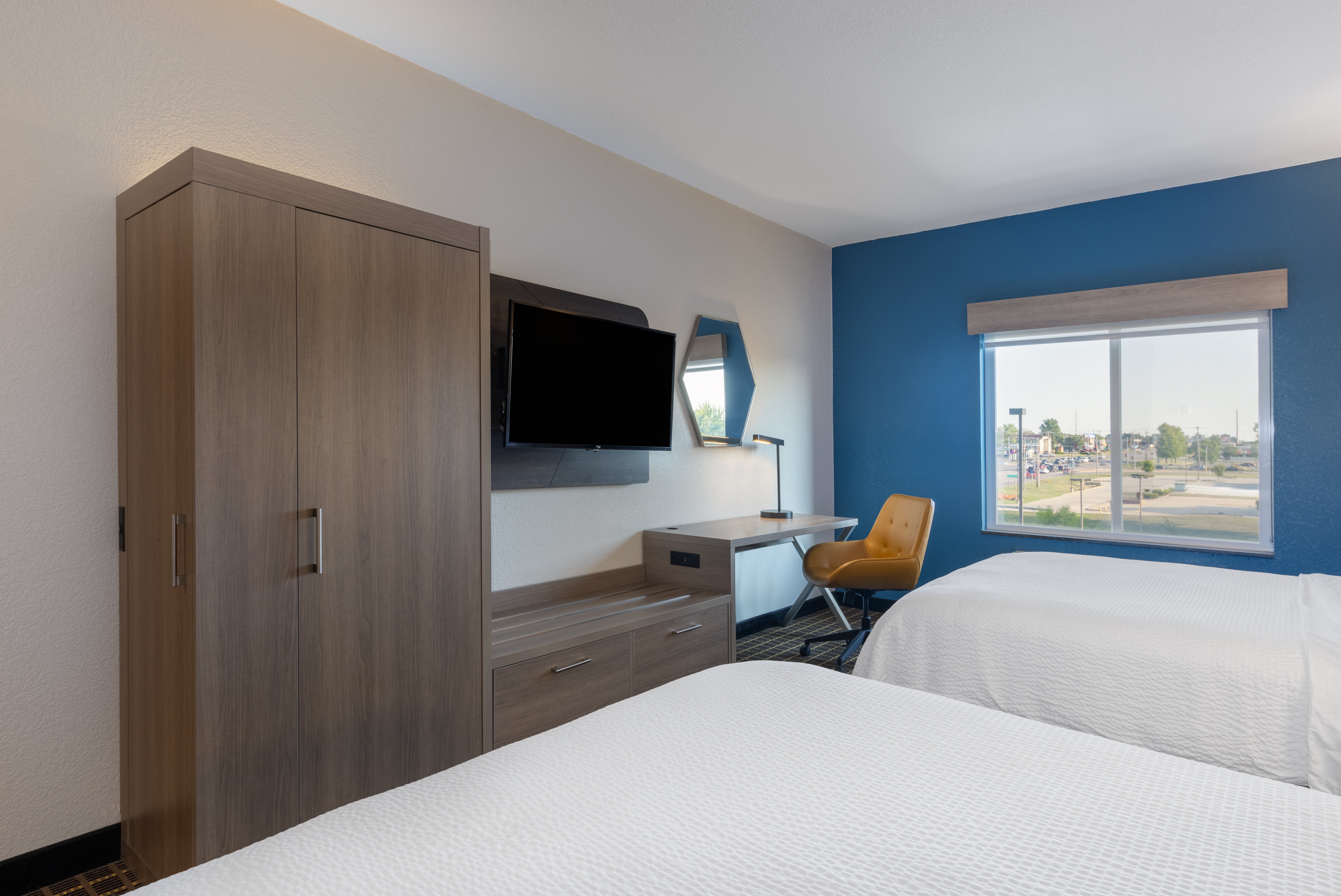 Holiday Inn Express Hotel And Suites Pittsburg 15/73