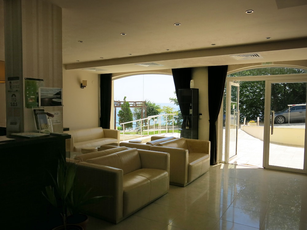 Albizia Hotel 14/34