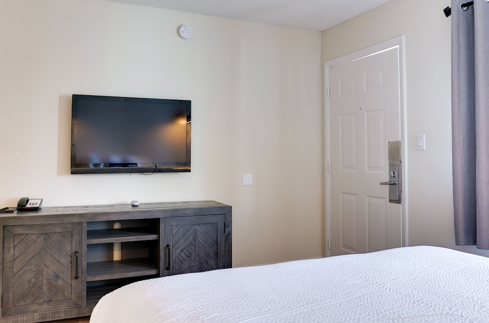 غرفة قياسية بسرير كينج، Bedtime Inn & Suites 3/4
