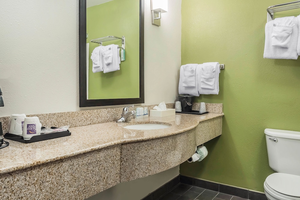 Sleep Inn & Suites Dothan North 34/38