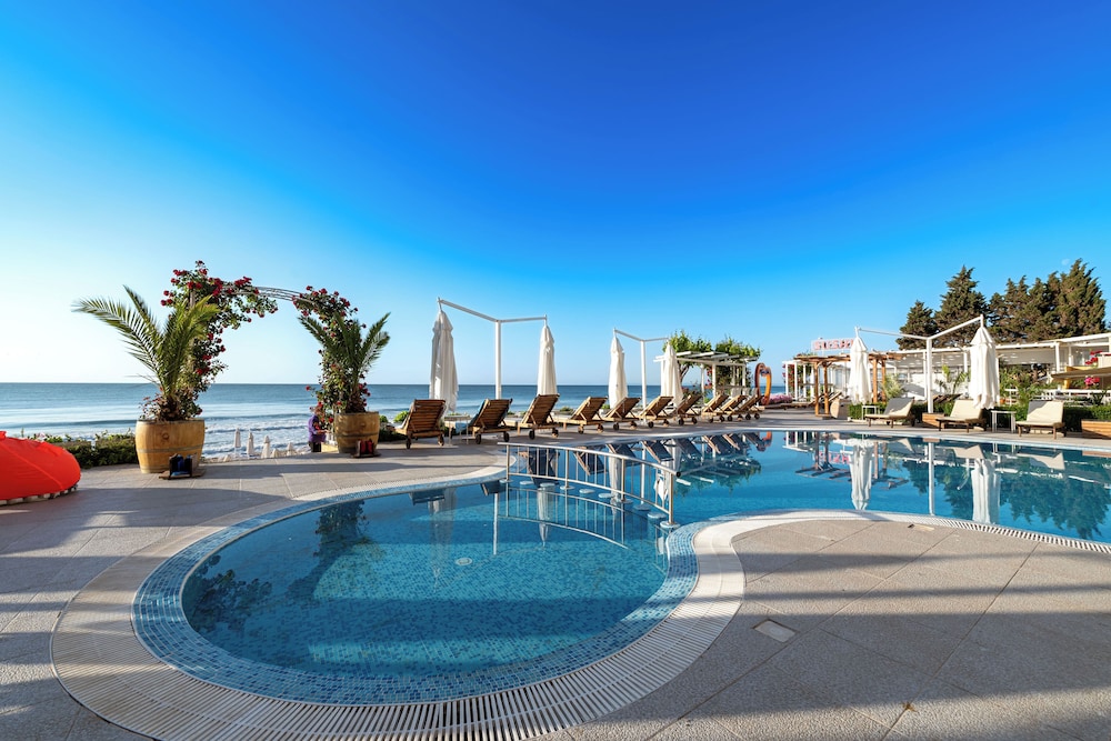 Aphrodite Hotel 70/73