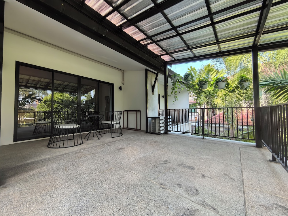 Sannot Riverside Boutique Hotel 62/71