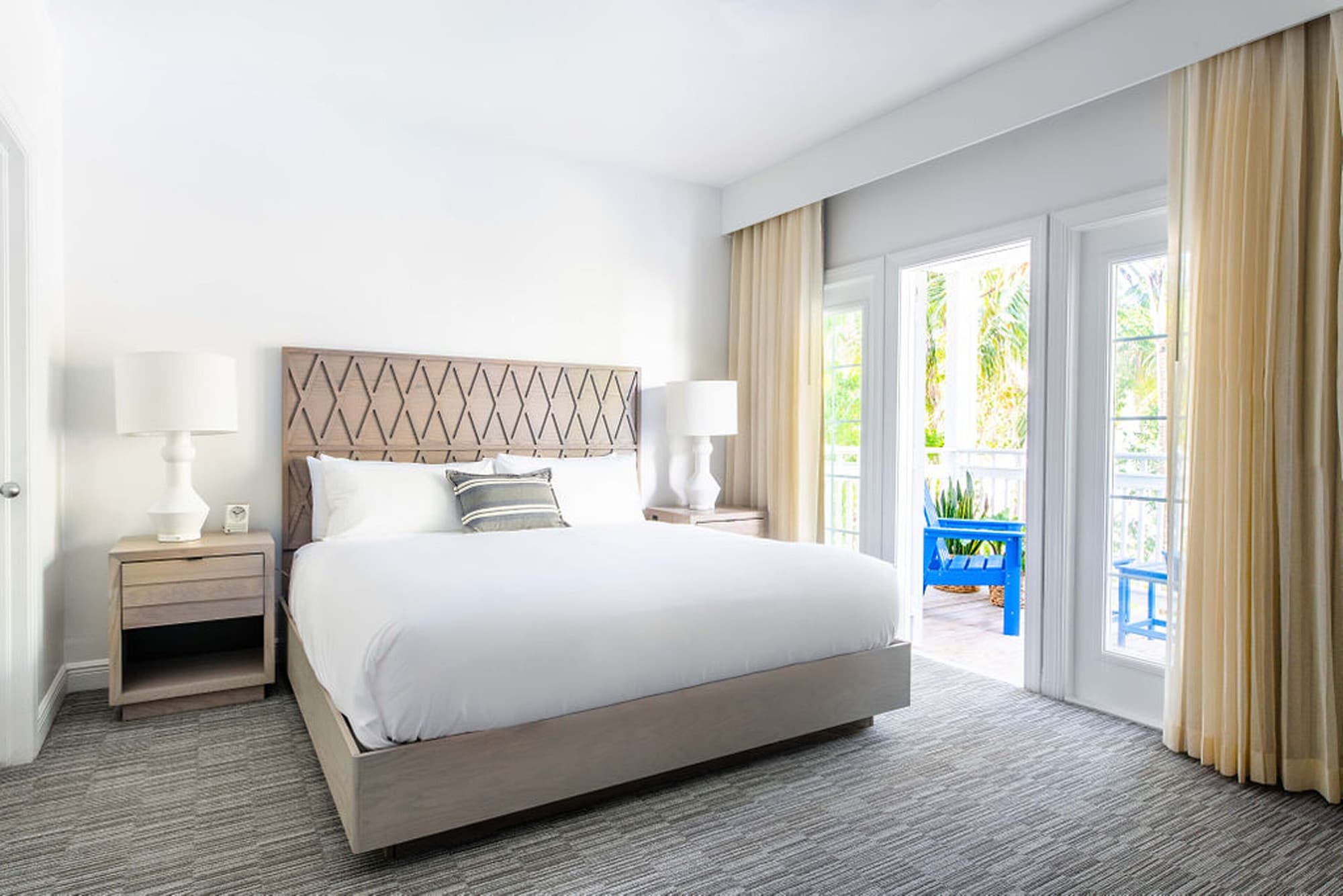 Suite, King Bed, Water Front, Living Area