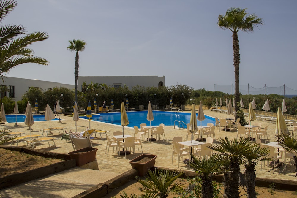 ZAHIRA RESORT AND VILLAGE 26/33