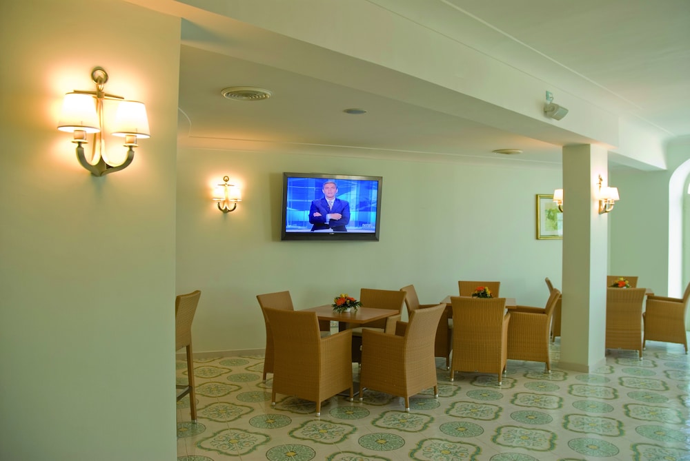Hotel Rivamare 32/54