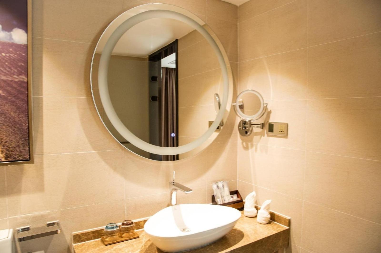 Lavande Hotels Shenzhen North Railway Station Bantian Metro Station 41/51
