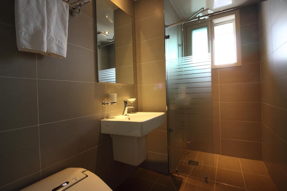 Suave Hotel 30/30