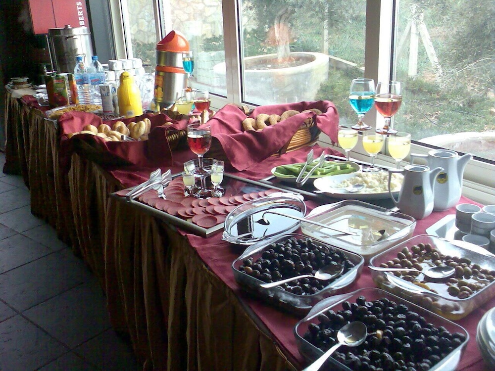 NYSA HOTEL 26/50