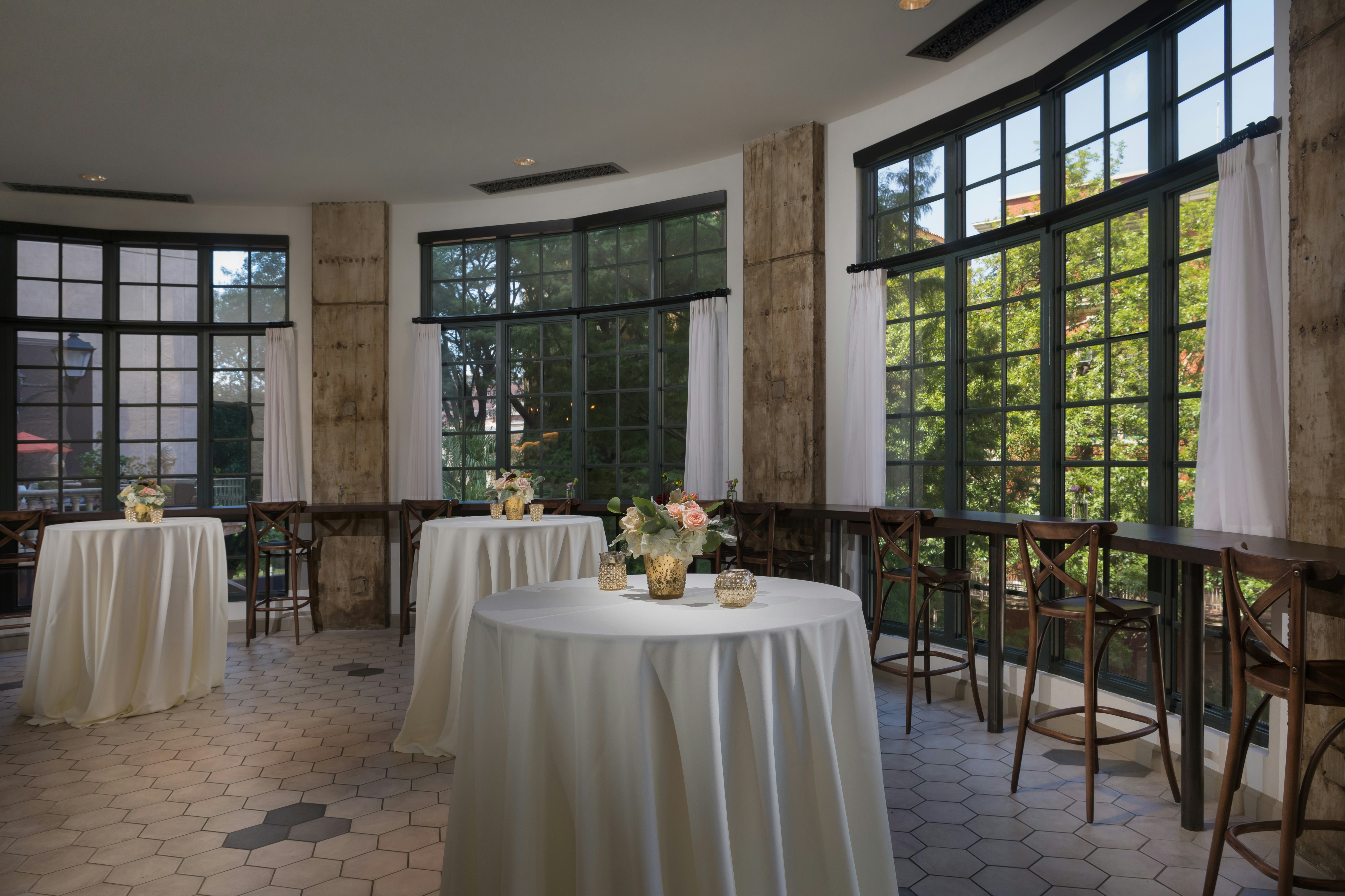 Hotel Valencia Riverwalk 50/63