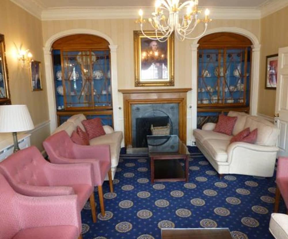 The Bear Hotel 27/33