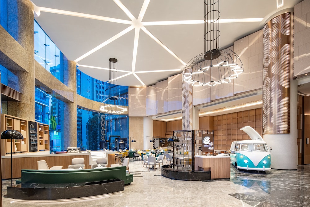 Holiday Inn Shanghai Nanjing Road 9/75