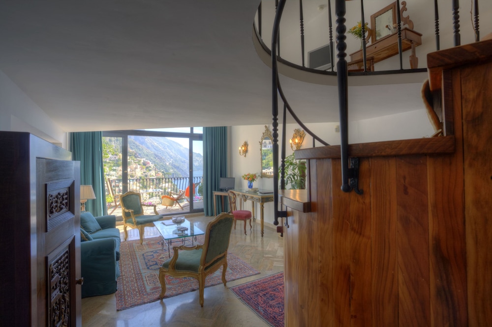 Poseidon Hotel 43/55