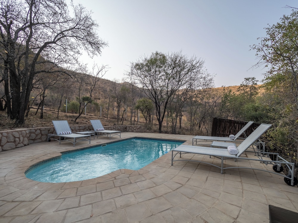 Ivory Tree Game Lodge 64/69