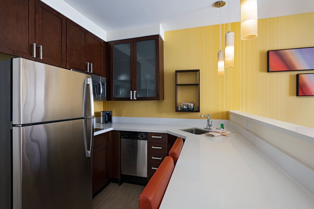 Studio, King Bed, Sofa, Accessible