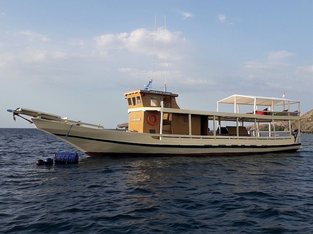 Komodo Resort 24/36