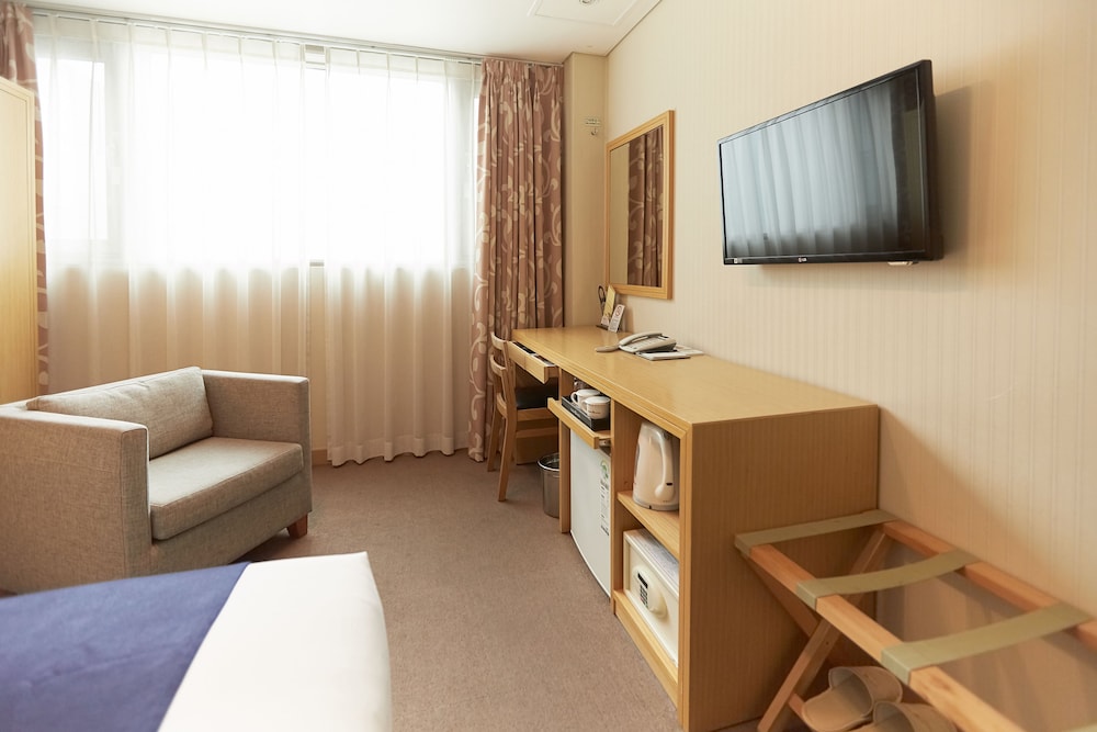 Tower Hill Hotel 32/48