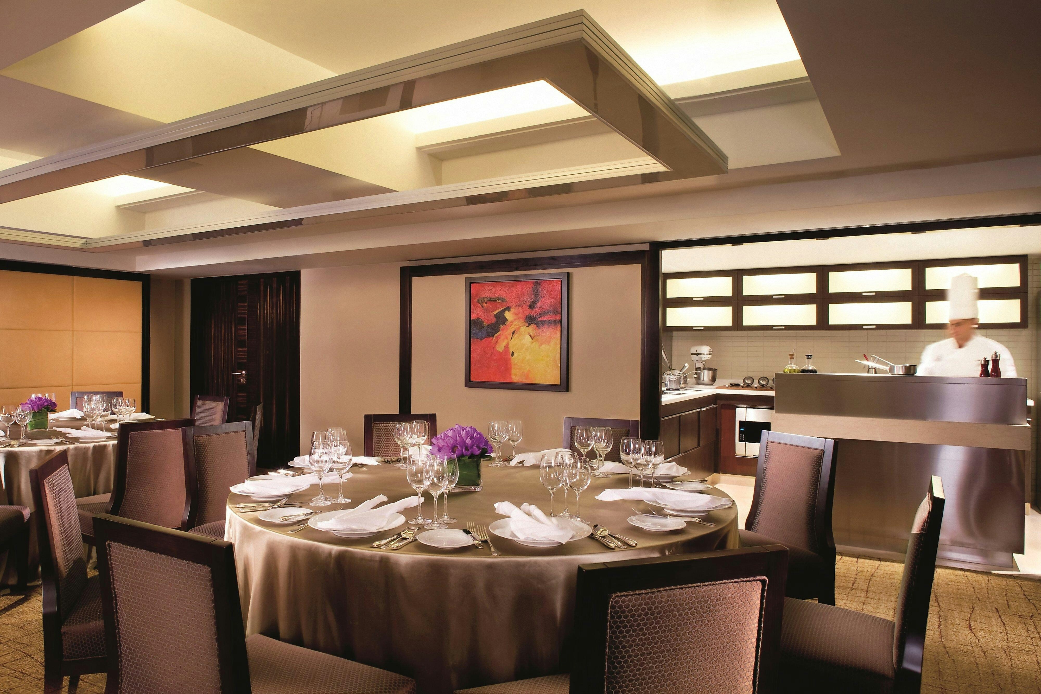 Portman Ritz Carlton 29/43
