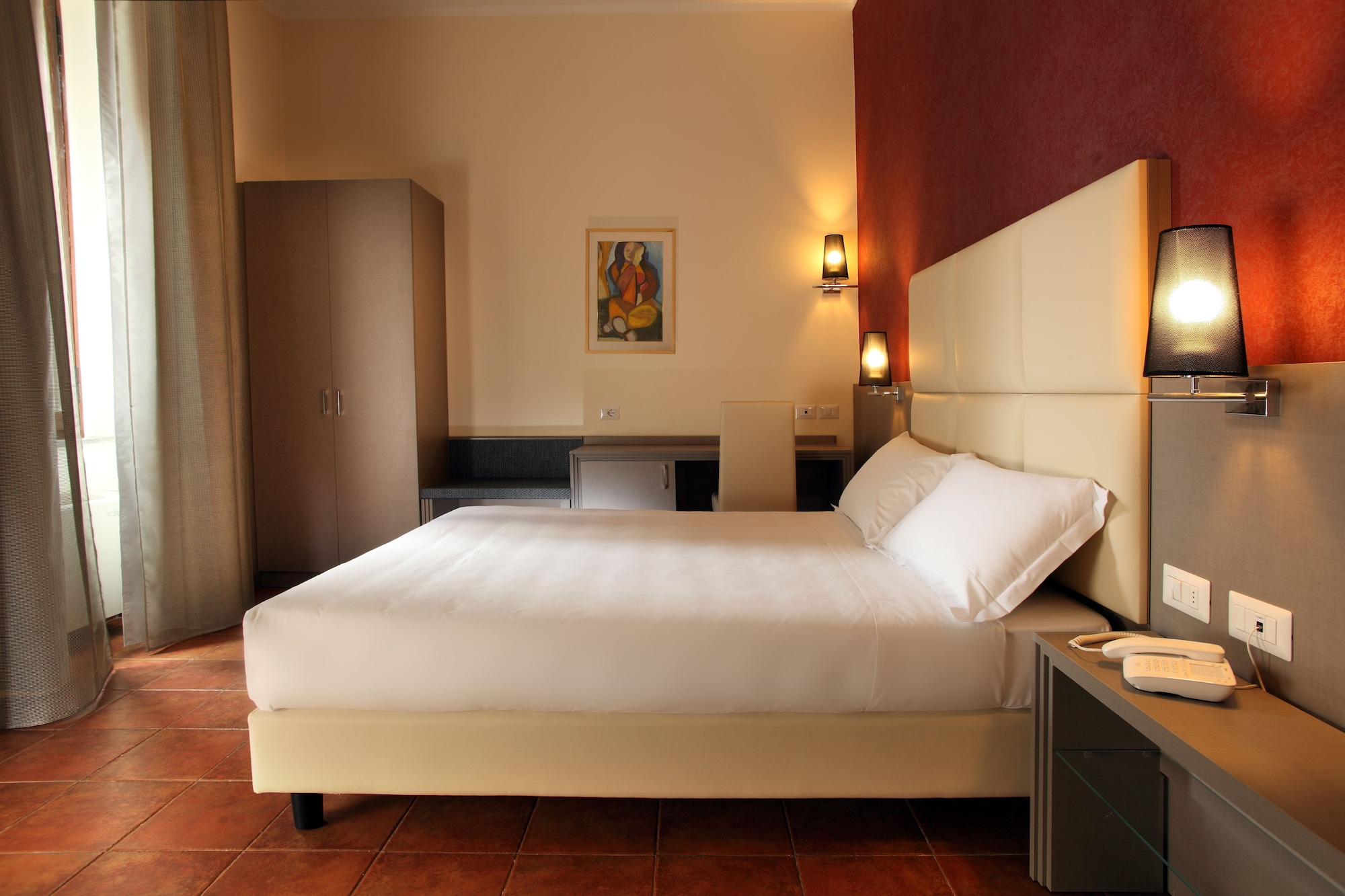 ROOM, DOUBLE BED