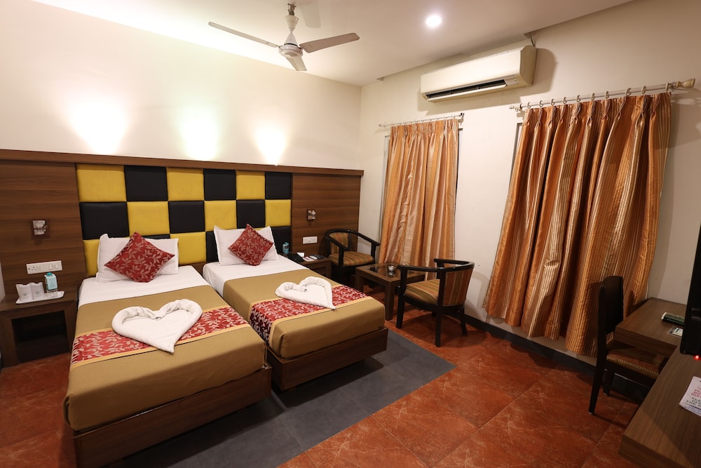 Abirami Residency 7/42
