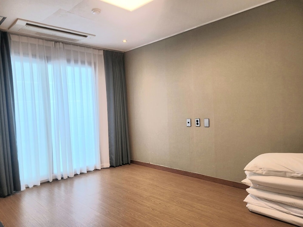 Sims Hotel 21/48