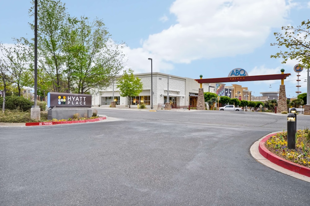 Hyatt Place Albuquerque Uptown 43/49