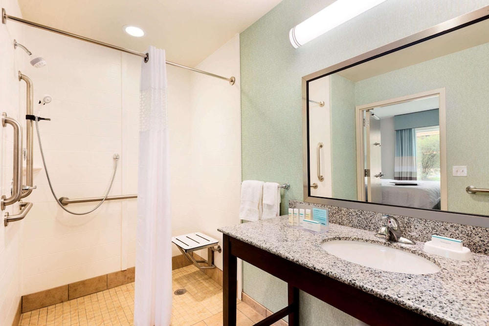 Hampton Inn & Suites Wilmington Christiana 24/62