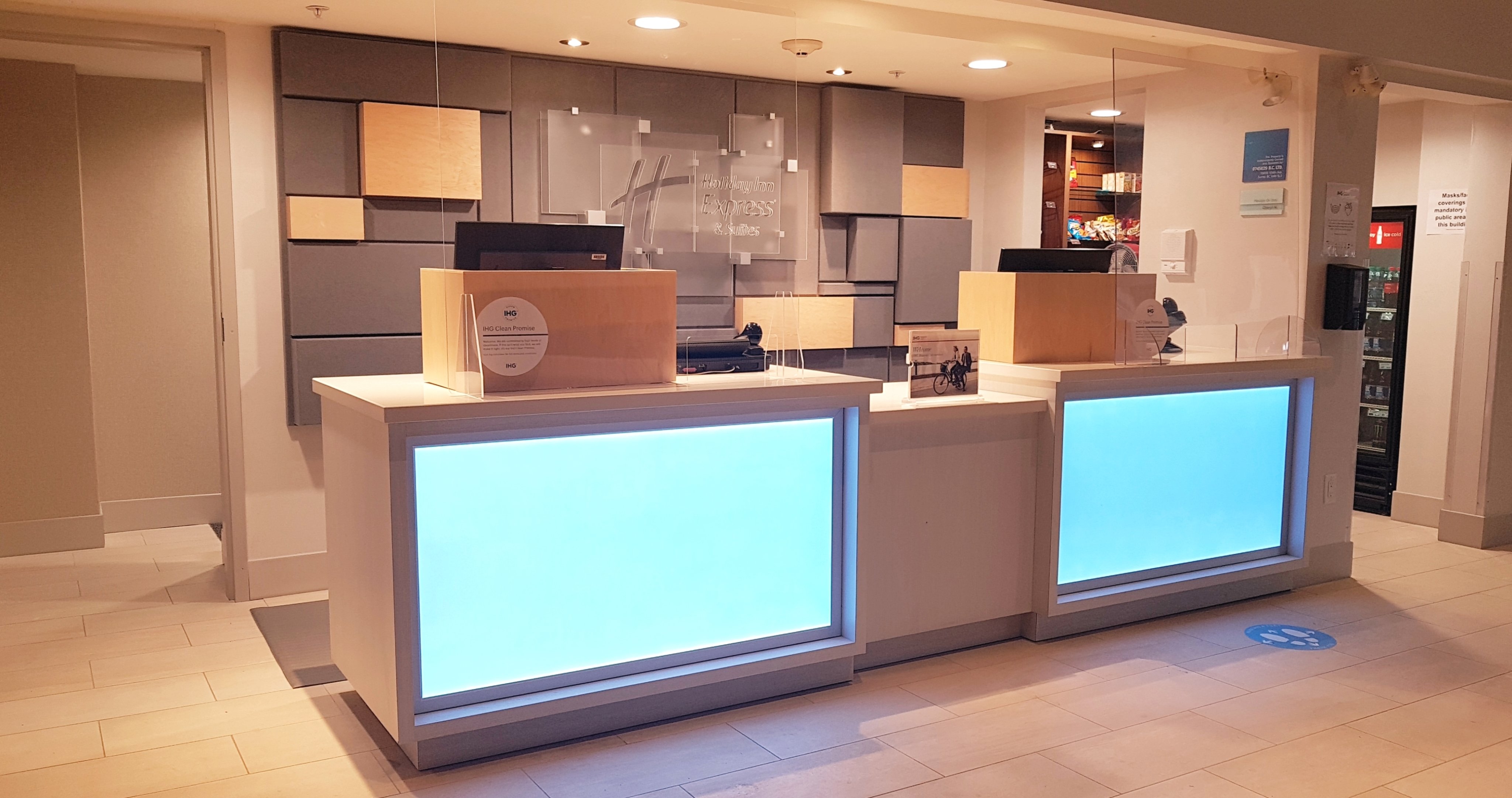 Holiday Inn Express Suites Surrey 6/50